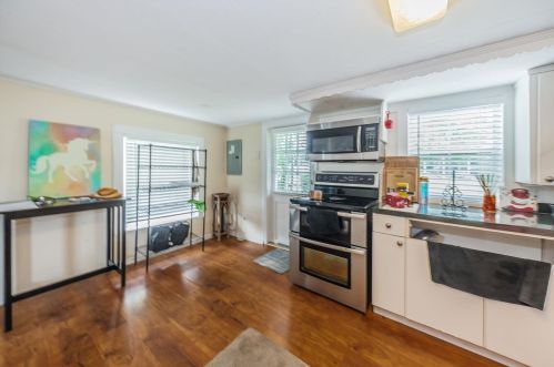 581 Dixie Hwy, Tarpon Springs FL  34689-5718 exterior