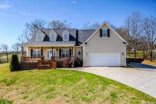 3446 Summer Dr, Friendsville, TN 37737-3174