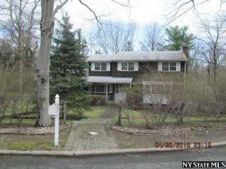 1 Rugby Ct, Northport, NY 11768-1172