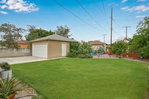 6654 Turnergrove Dr, Lakewood CA  90713-2752 exterior