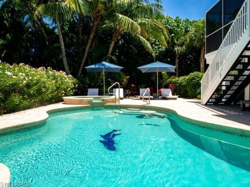 9027 Mockingbird Dr, Sanibel FL  33957-3609 exterior