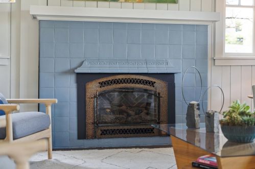 1510 Holman Rd, Oakland CA  94610-1833 exterior