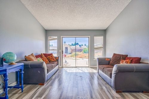 14561 Coalinga Rd, Victorville CA  92392-9617 exterior