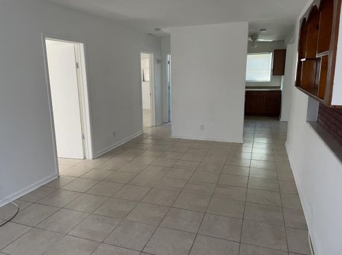 4003 Windsor Ave, West Palm Beach, FL 33407-4045
