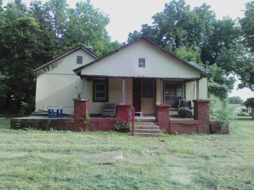 2112 Morgan Ave, Parsons, KS 67357-4141