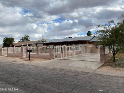 5962 Juarez St, Tucson, AZ 85711-6035