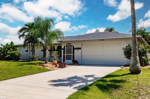 1819 27th Pl, Cape Coral, FL 33993-3725