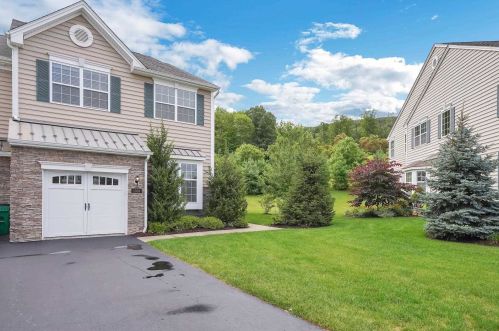 1328 Glastonbury Ln, Fishkill, NY 12524-4980
