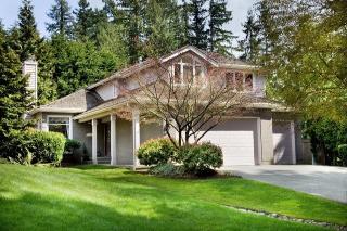 2718 226th Ave, Redmond WA  98074-8934 exterior