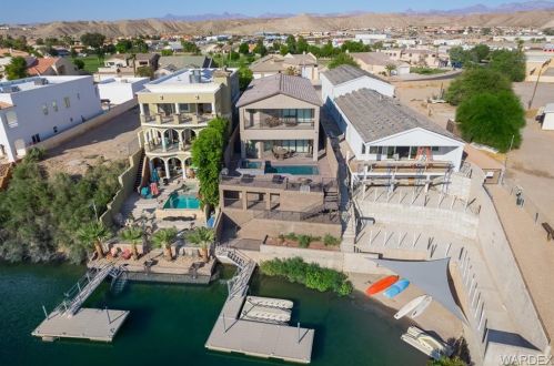 3003 Camino Del Rio, Bullhead City AZ  86442-7885 exterior