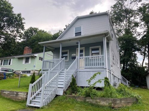 15 Saville St, Windsor CT  06095-4450 exterior