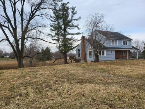 7 Thomsen Farm Rd, Brookfield Center CT  06804-3827 exterior