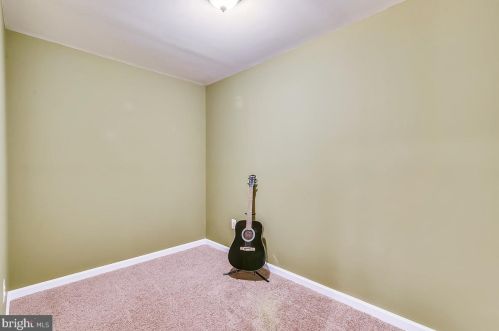 527 Rugby Ct, Purcellville VA  20132-3415 exterior