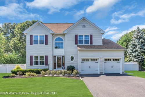 10 Judy Rd, Tinton Falls, NJ 07724-2454