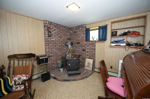 6 Celia Ln, Northport NY  11768-3049 exterior