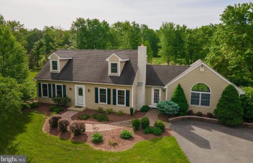 5896 Bradshaw Rd, Pipersville, PA 18947-1114