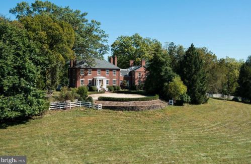 9414 Georgetown Pike, Great Falls VA  22066-2735 exterior