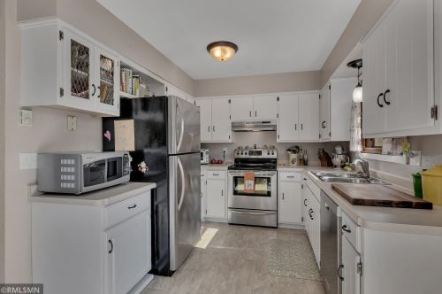 2232 Imperial Dr, Saint Cloud, MN 56301-5007