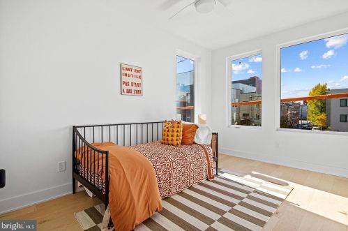 1601 2nd St, Philadelphia PA 19133-0033 exterior