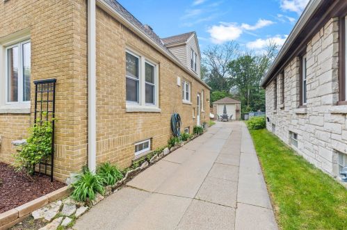 3140 32, Milwaukee WI 53215-4233 exterior