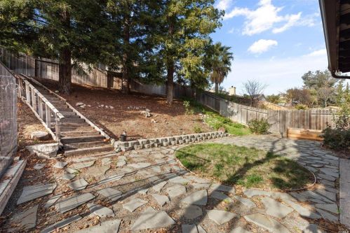208 Bald Eagle Dr, Vacaville CA  95688-1054 exterior