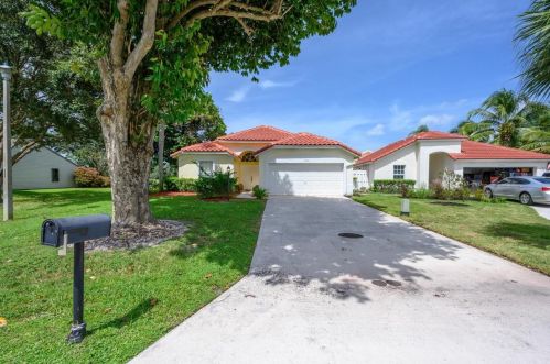 2606 Bedford Mews Dr, West Palm Beach, FL 33414-7773