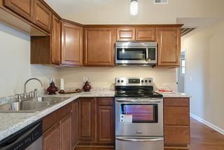541 Walton Ferry Rd, Hendersonville, TN 37075-4711
