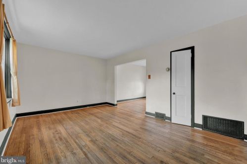 290 Diamond St, Pottstown PA  19464-4206 exterior