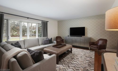 1364 Graymill Dr, Scotch Plains NJ  07076-4725 exterior