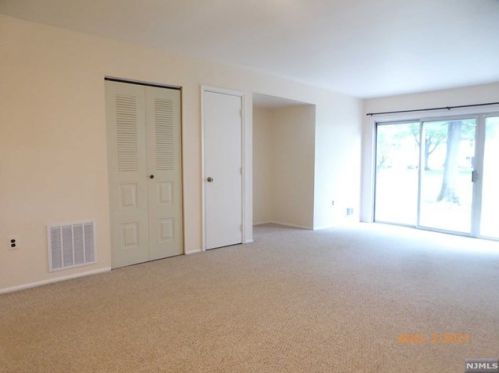 122 Gettysburg Way, Lincoln Park NJ  07035-1838 exterior