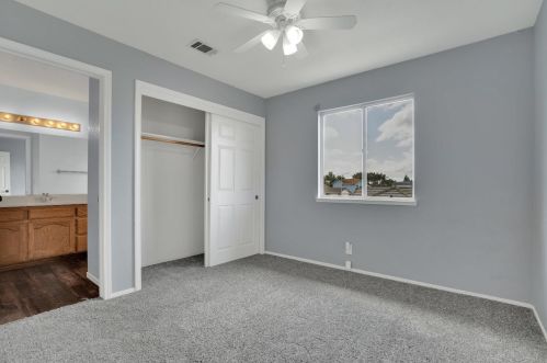 613 Tahoe St, Manteca CA  95337-6860 exterior
