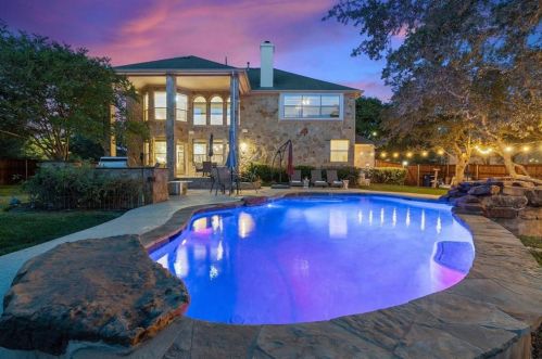 8009 Caminita Cv, Austin, TX 78739-1916