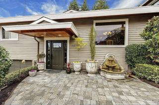 715 Walnut St, Edmonds WA  98020-3422 exterior