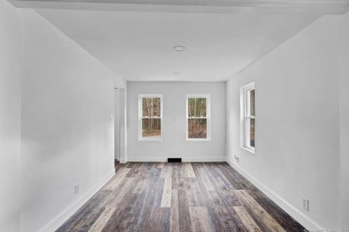 829 Bailey Hill Rd, Killingly CT  06241-1836 exterior