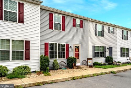 207 Kadies Ln, Edinburg, VA 22824-9608