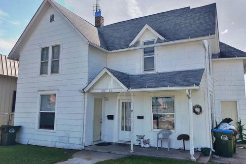 208 10th St, Palm Grove, IA 50501-3925