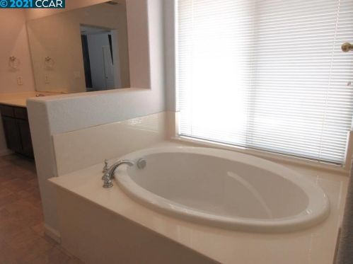 1337 Yosemite Cir, Oakley CA  94561-5205 exterior