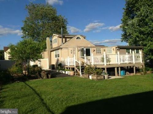 141 Yates Ave, Woodlyn, PA 19094-1816