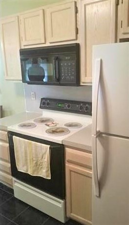 165 Lindfield Cir, Macungie PA  18062-1122 exterior