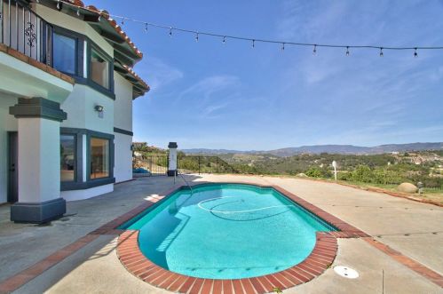 47480 Sandia Creek Dr, Temecula CA  92590-4129 exterior