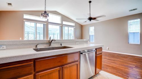 2959 Bay Village Ave, Santa Rosa CA  95403-2493 exterior