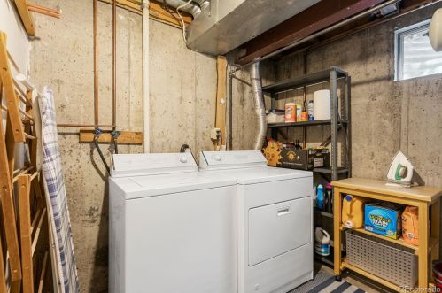 212 Nome St, Denver CO 80014-1850 exterior