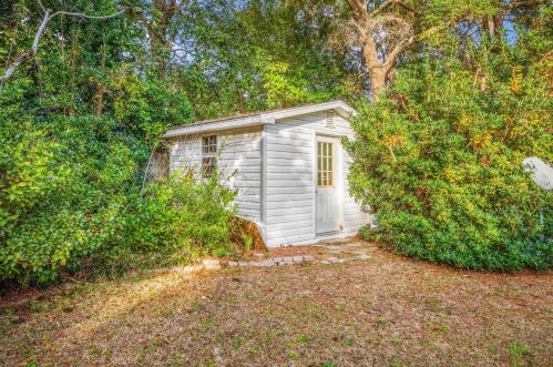 37 Walnut Ave, Shalimar FL  32579-1121 exterior