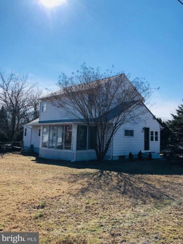 402 Division St, Riverton NJ  08077-2146 exterior