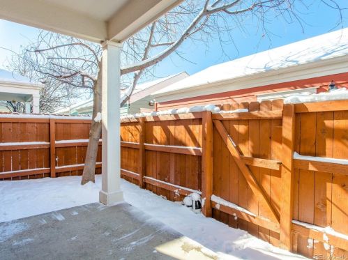 2703 Roslyn St, Denver CO 80237-2112 exterior