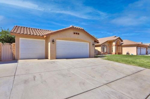 13345 Luna Rd, Victorville, CA 92392-7241