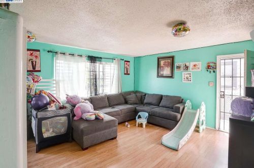 1517 51st Ave, Oakland CA 94601-5237 exterior