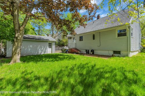 407 Berkshire Rd, Ridgewood NJ 07450-5533 exterior