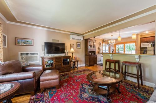 3766 Hudson Ave, Seaford, NY 11783-2319