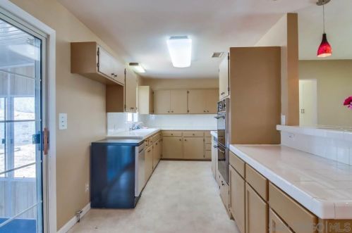 6100 Henderson Dr, La Mesa CA  91942-4016 exterior